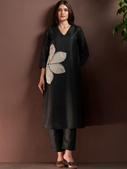 Women Floral Embroidered Regular Thread Work Kurta with Trousers