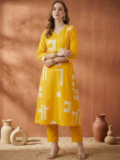 Women Printed Regular Pure Cotton Kurta with Trousers