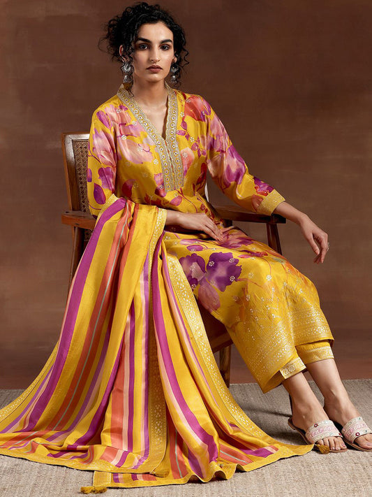 Women Floral Printed Regular Kurta with Trousers & With Dupatta