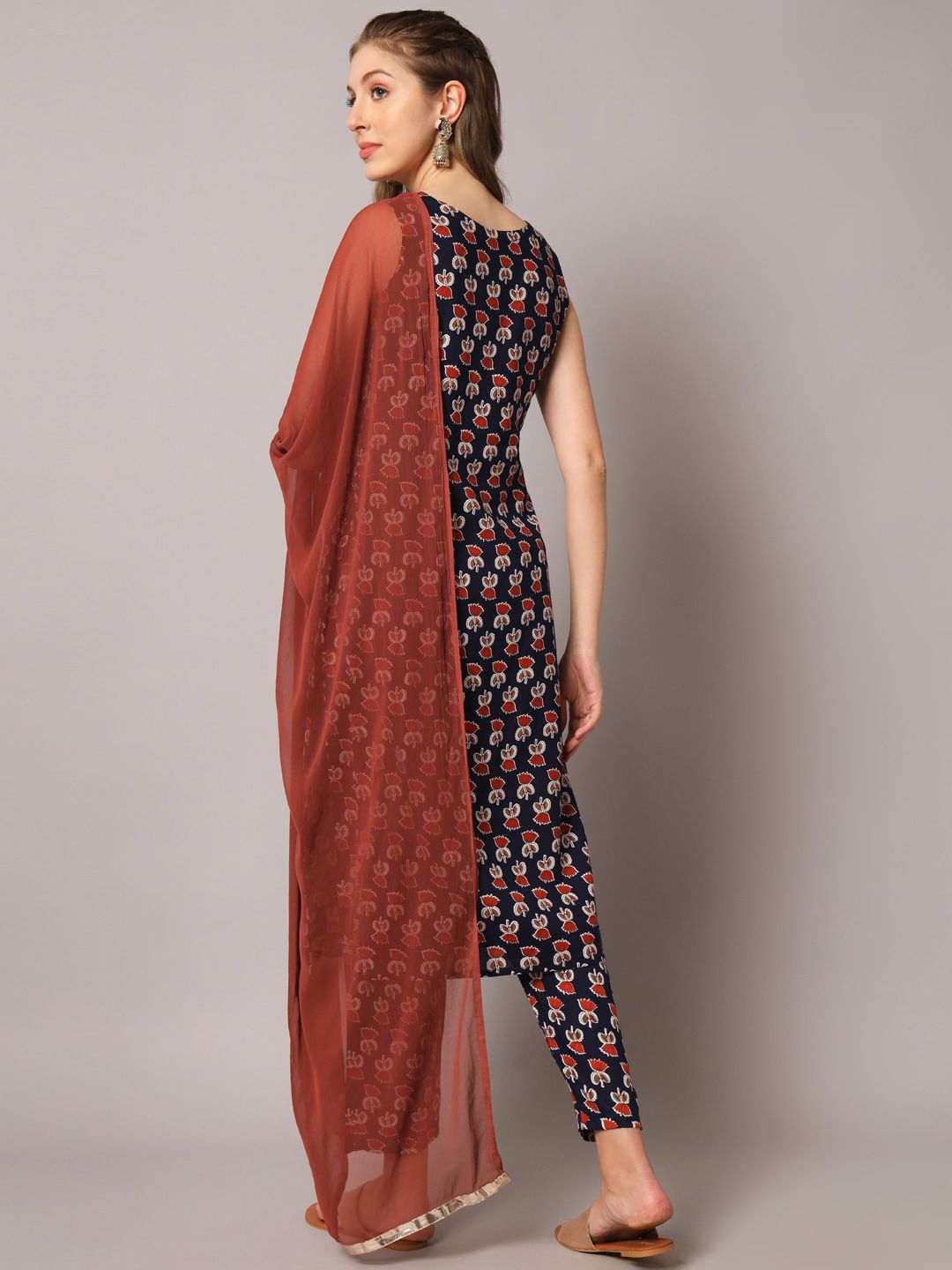 Dhiyona KL Floral Printed Round Neck Gotta Patti Straight Kurta With Trousers & Dupatta