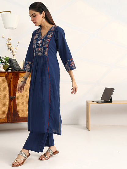 Women Ethnic Motifs Embroidered Regular Thread Work Cotton Blend Kurta with Palazzos & With