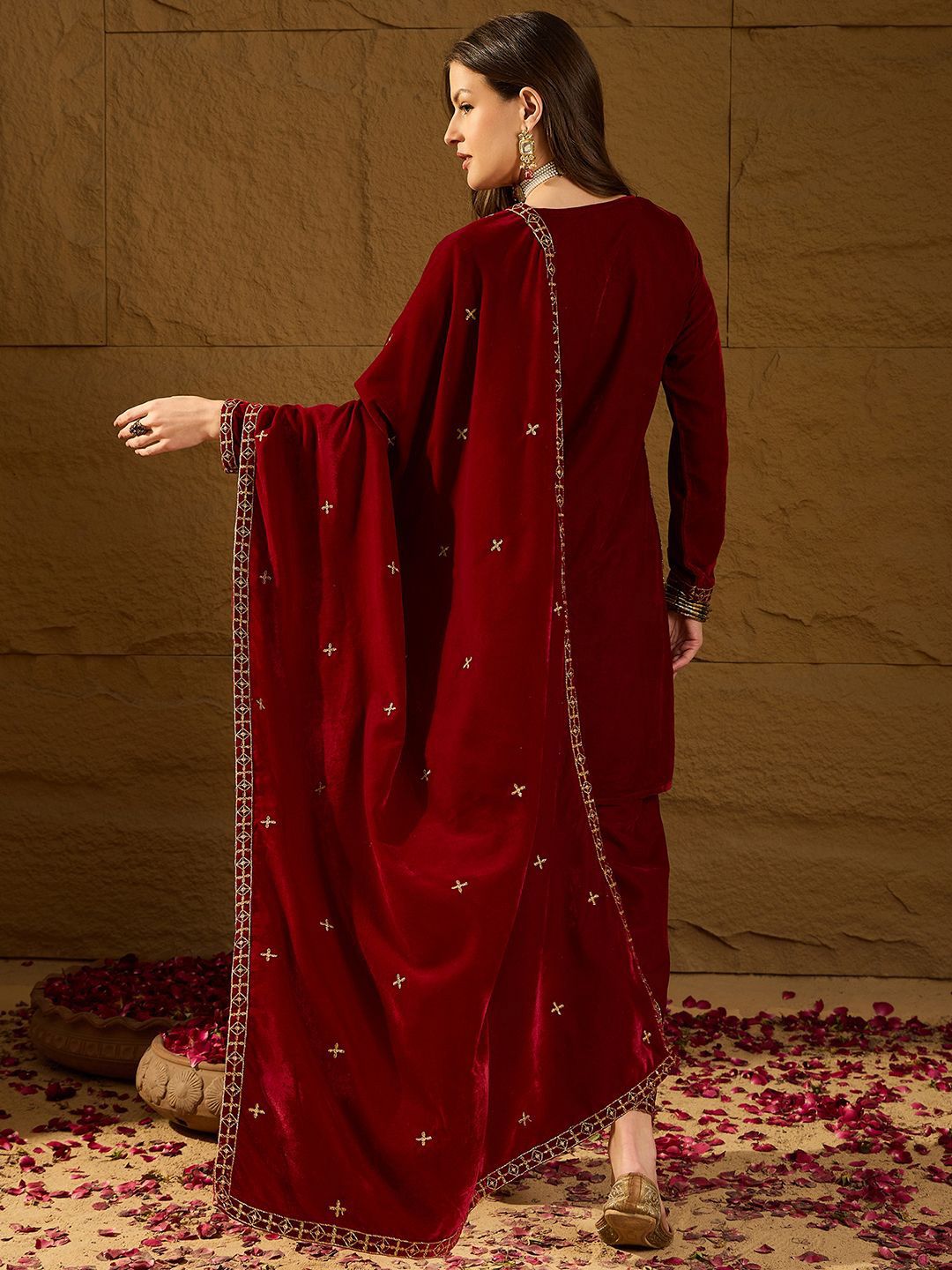 Dhiyona KL Embroidered Notch Neck Straight Velvet Kurta With Palazzos And Dupatta