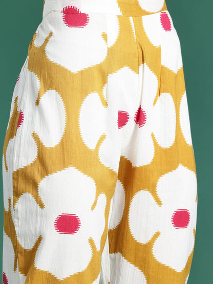 Women Printed Pleated Pure Cotton Kurta with Trousers