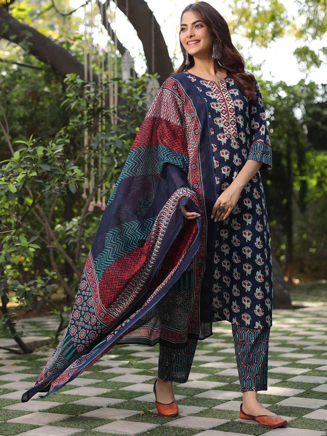 Dhiyona RR Women's Floral Printed Pure Cotton Straight Kurta With Trouser & Dupatta