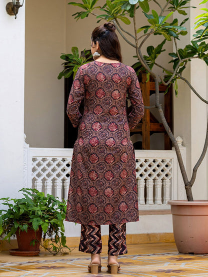 Dhiyona KL Geometric Printed Notch Neck Kurta With Trousers & Dupatta