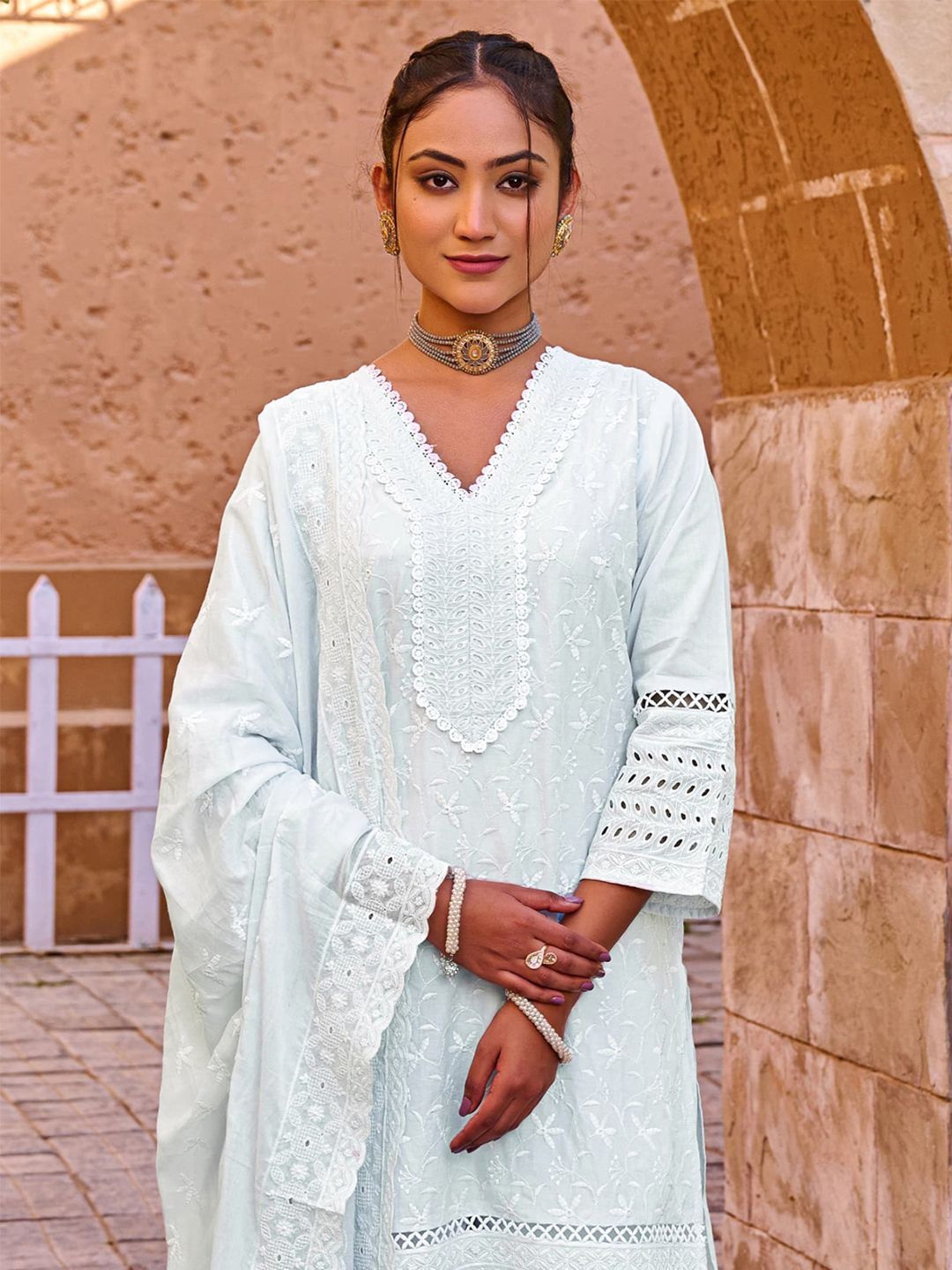 Floral Embroidered Thread Work Pure Cotton Straight Kurta With Trousers & Dupatta