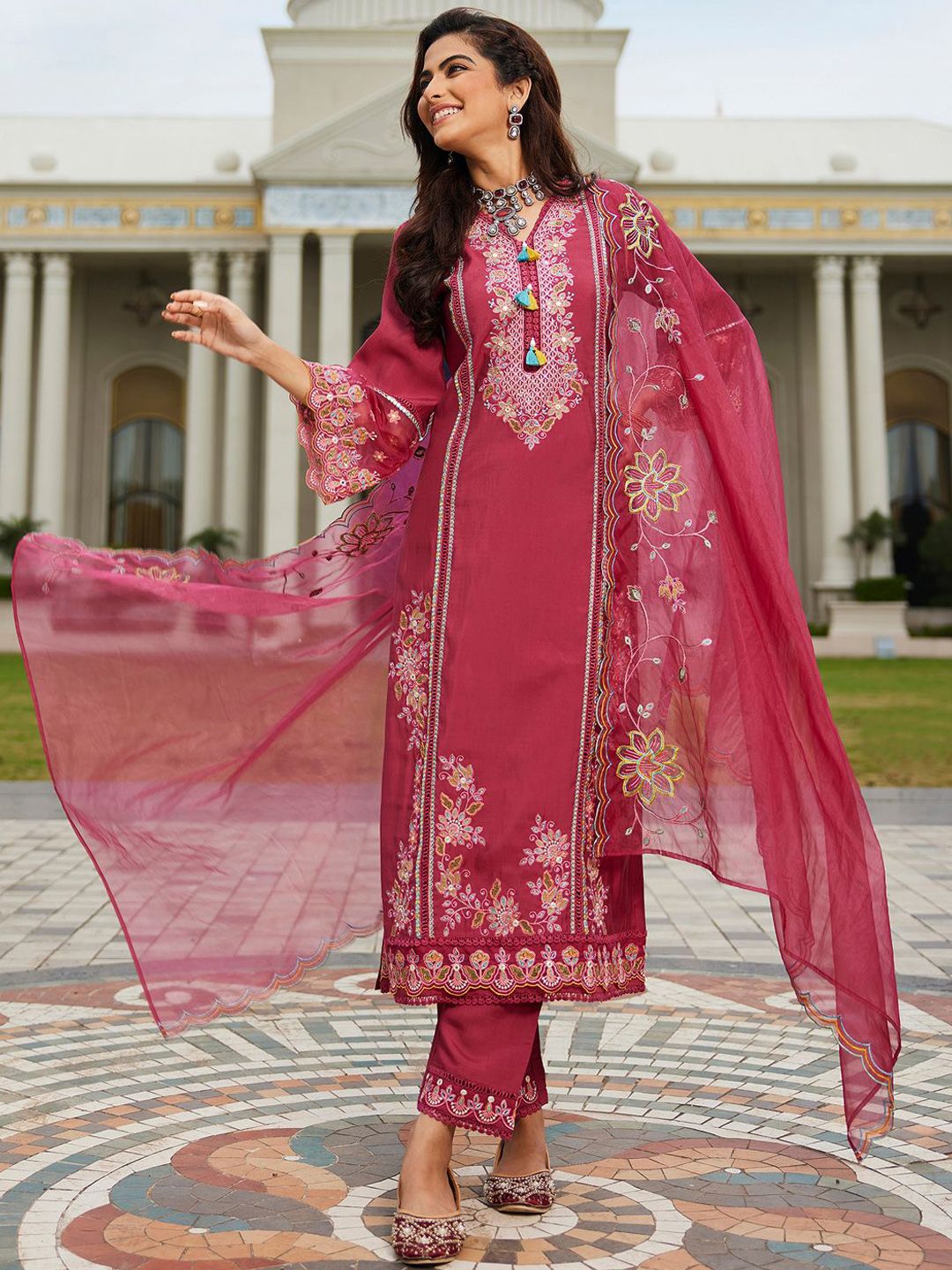 Dhiyona IE Women Floral Embroidered Regular Thread Work Kurta with Trousers & With Dupatta