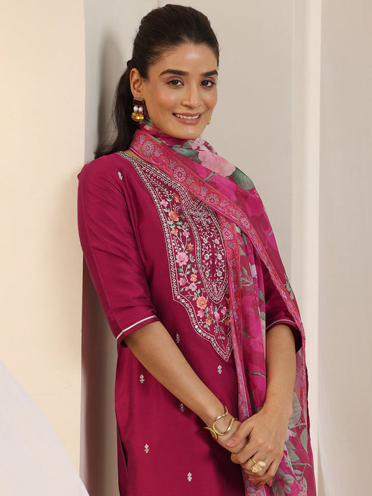 Floral Embroidered Sequinned V-Neck Straight Kurta With Trousers And Dupatta
