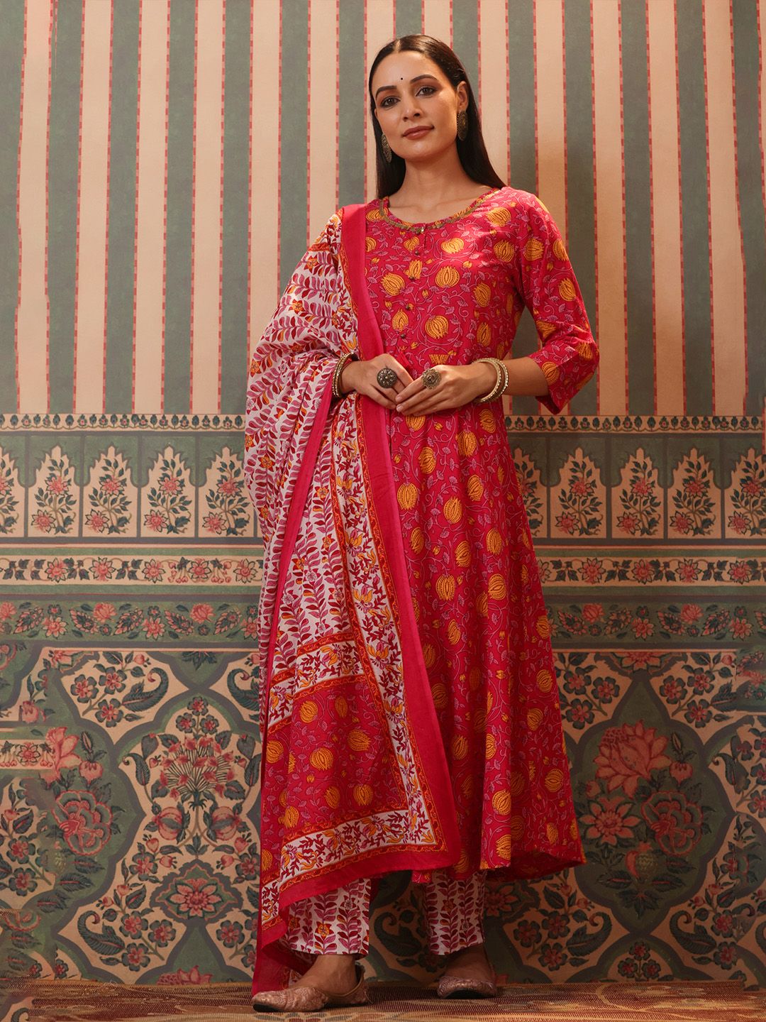 Dhiyona RR Women's Fuchsia Floral Printed Pure Cotton Kurta with Trousers & With Dupatta