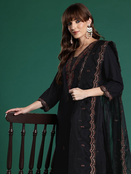 Ethnic Motifs Embroidered Sequinned Kurta with Trousers & With Dupatta