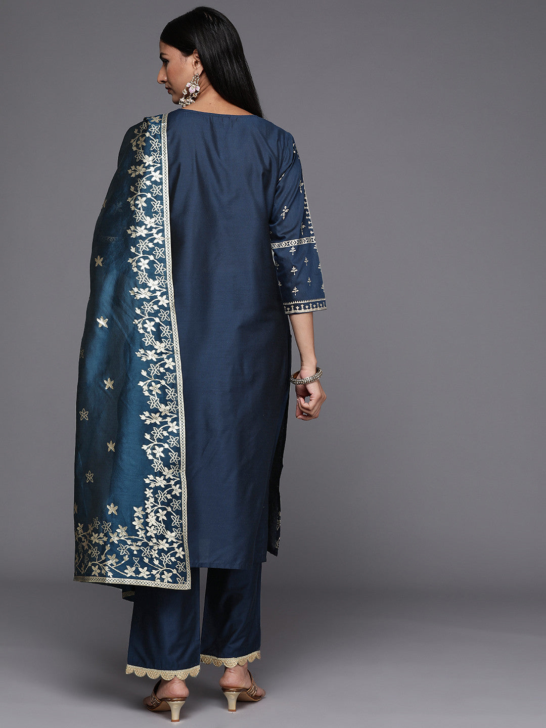 Women Blue Floral Printed Chanderi Silk Kurta with Trousers & Dupatta