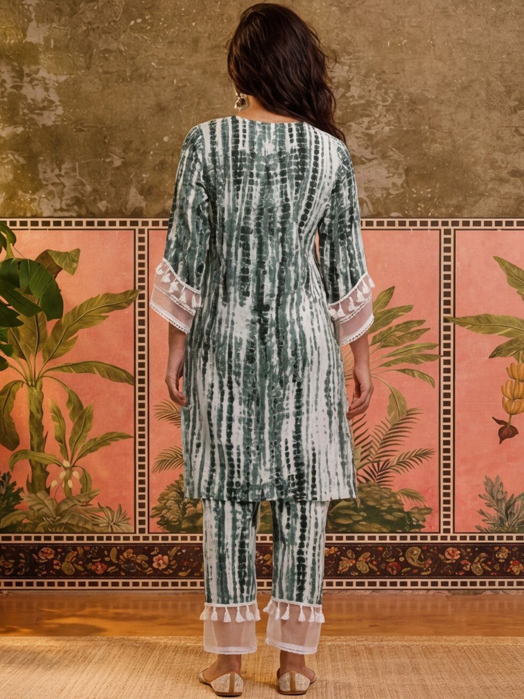 Geometric Printed Pure Cotton Round Neck Kurta & Trousers
