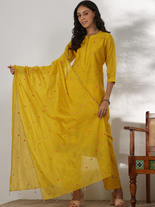Floral Embroidered Thread Work Chanderi Silk Straight Kurta With Trouser & Dupatta