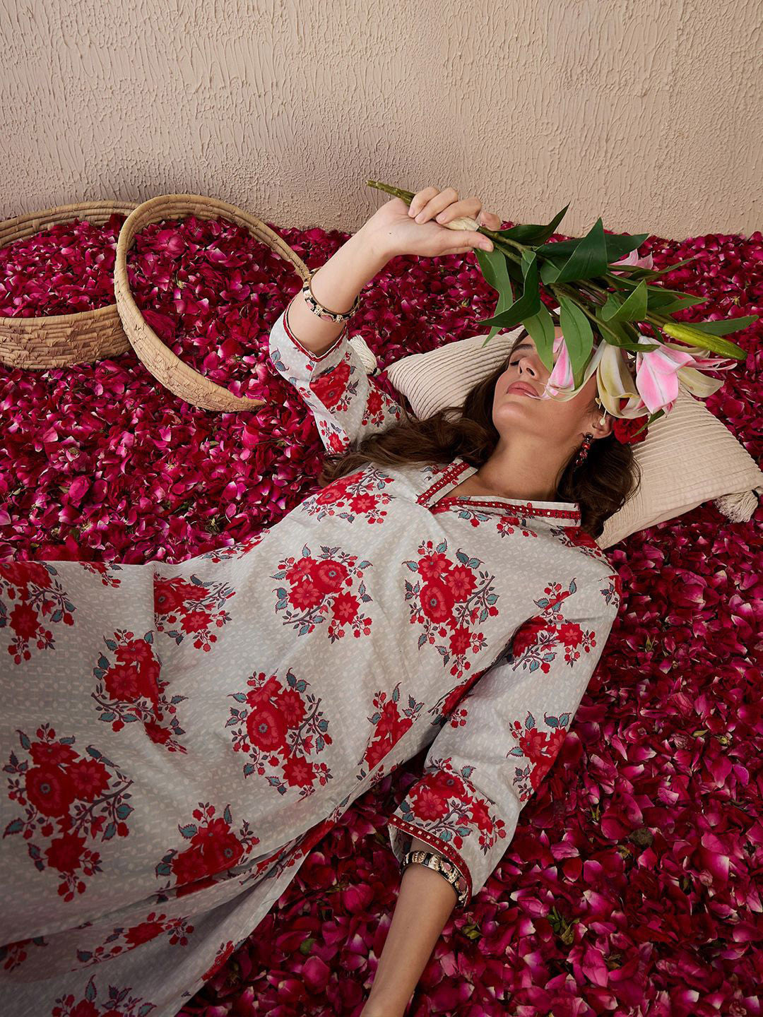 Women Floral Printed Regular Mirror Work Pure Cotton Kurta with Trousers