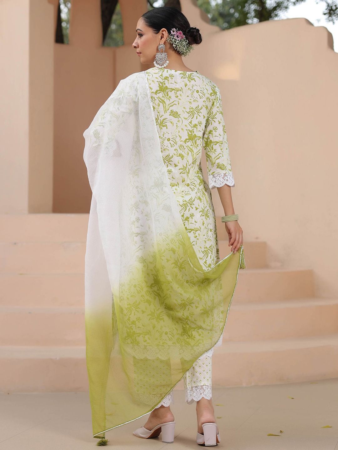 Dhiyona RR Women's Floral Printed Pure Cotton Straight Kurta With Trousers & Dupatta