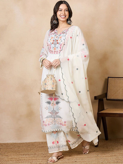 Dhiyona KL Floral Embroidered Georgette Kurta with Palazzos & With Dupatta