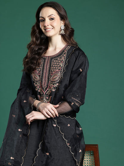 Ethnic Motifs Embroidered Pure Cotton Kurta with Trousers & Dupatta