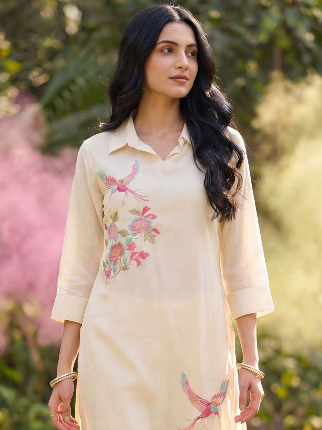 Women Floral Embroidered Regular Thread Work Kurta with Trousers