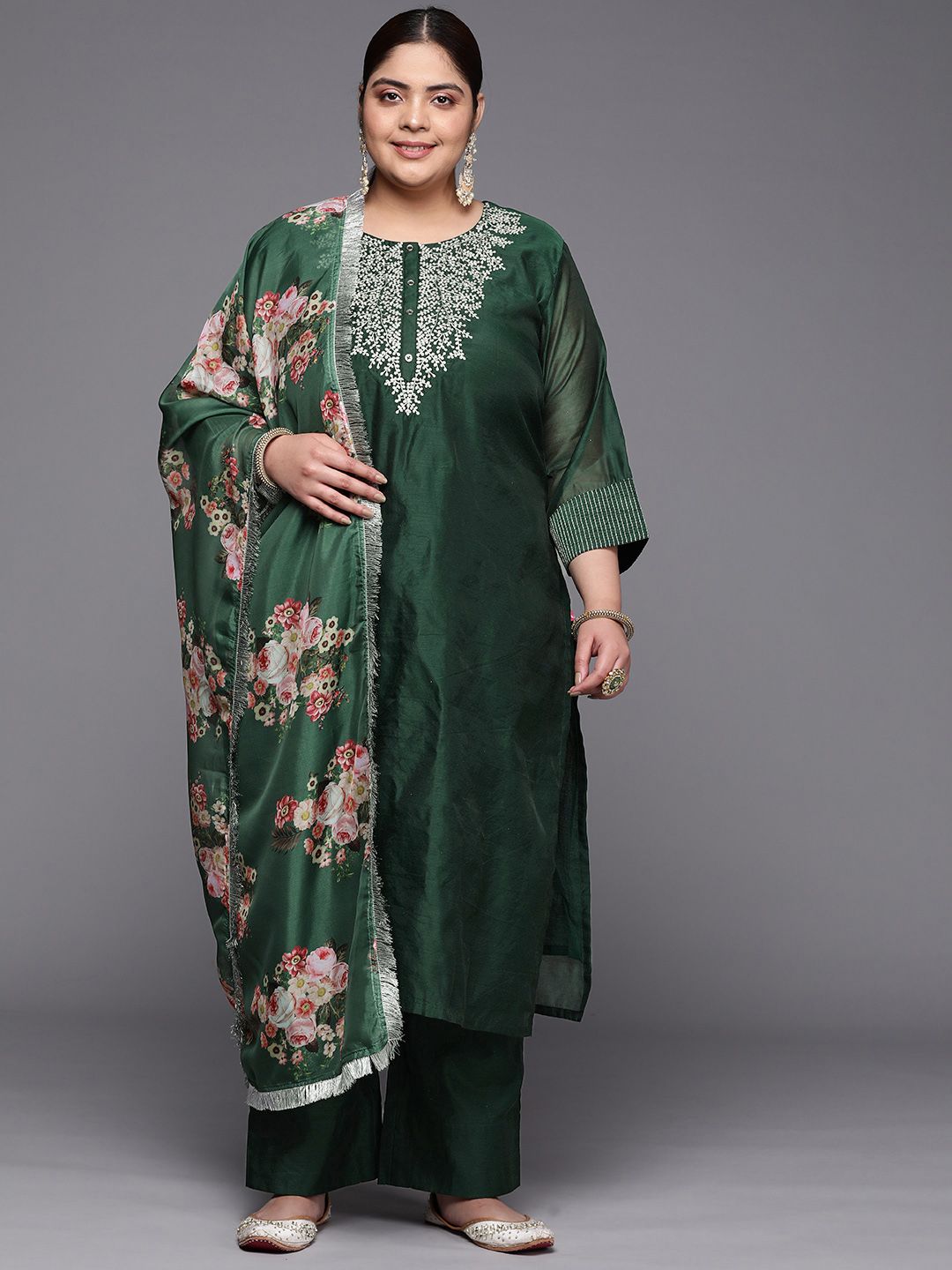Green Plus Size Floral Embroidered Chanderi Silk Kurta With Trousers & Dupatta