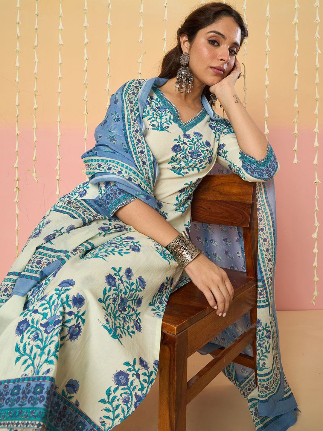 Dhiyona IE Women Floral Printed Regular Pure Cotton Kurta with Trousers & With Dupatta