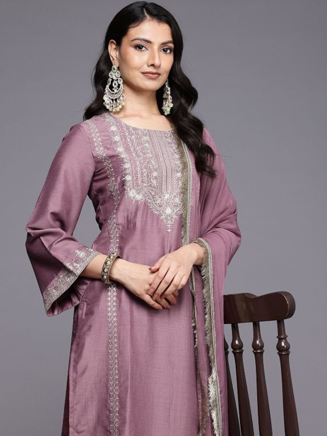 Dhiyona VA Women'sFloral Yoke Design Flared Sleeve Thread Work Straight Kurta With Trouser & Dupatta