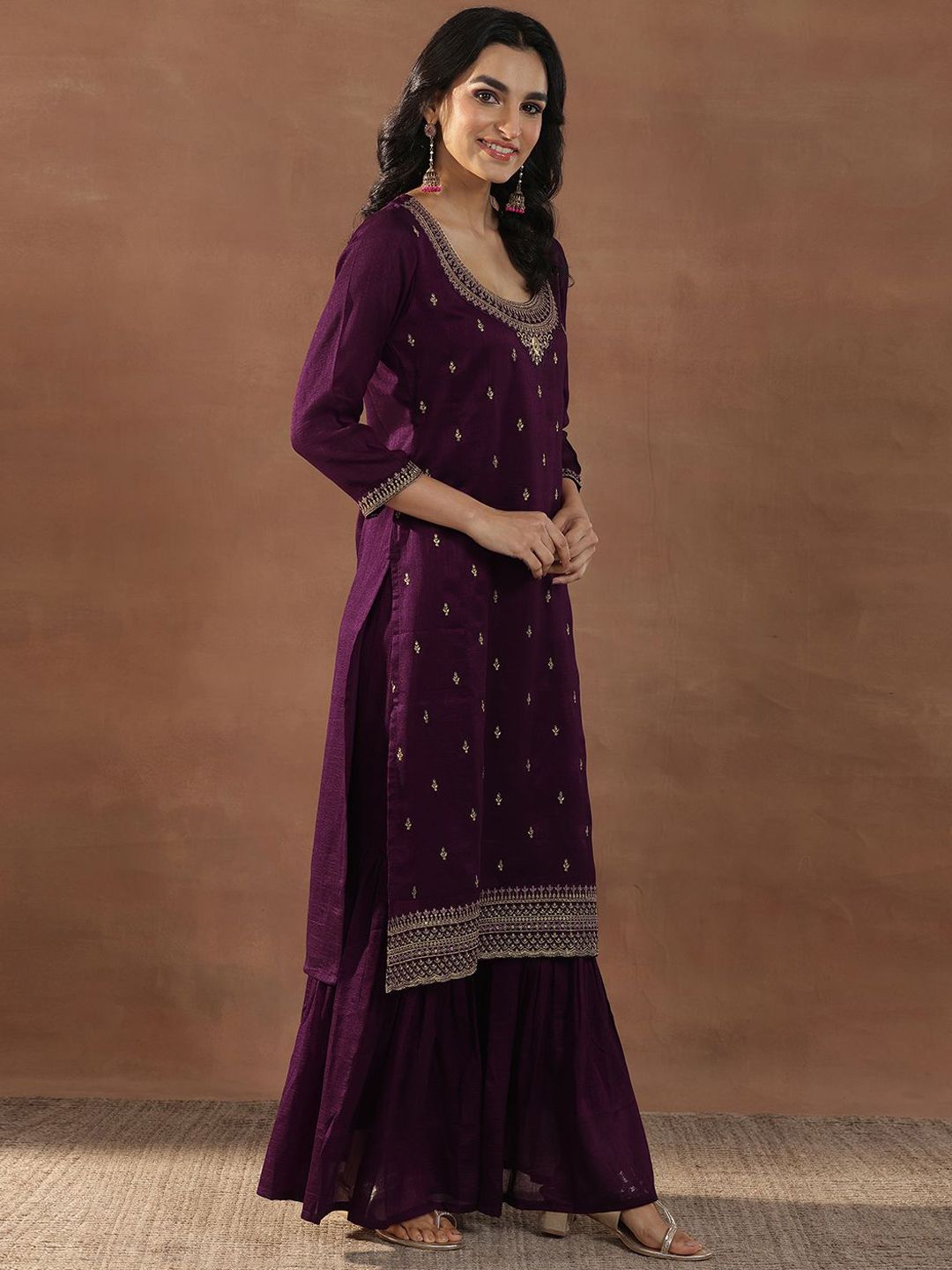 Dhiyona LL Women Floral Embroidered Regular Kurta with Sharara & With Dupatta