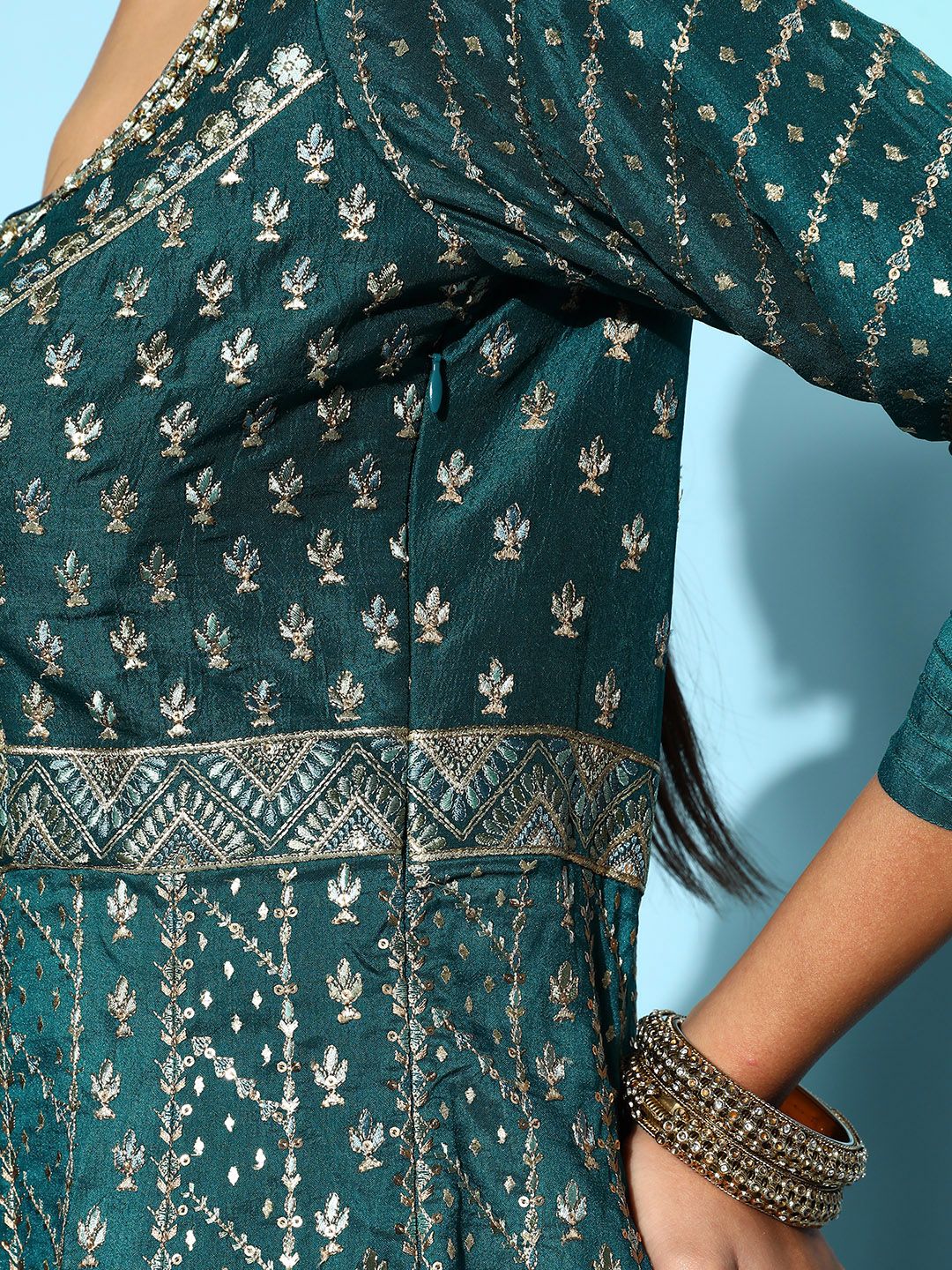 Dhiyona LL Women Ethnic Motifs Pure Silk Hyper Texture Kurta Set