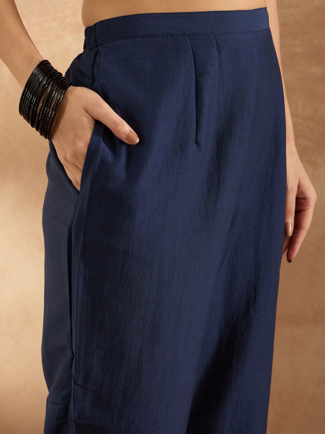 Women Embroidered Regular Thread Work Kurta with Trousers & Dupatta