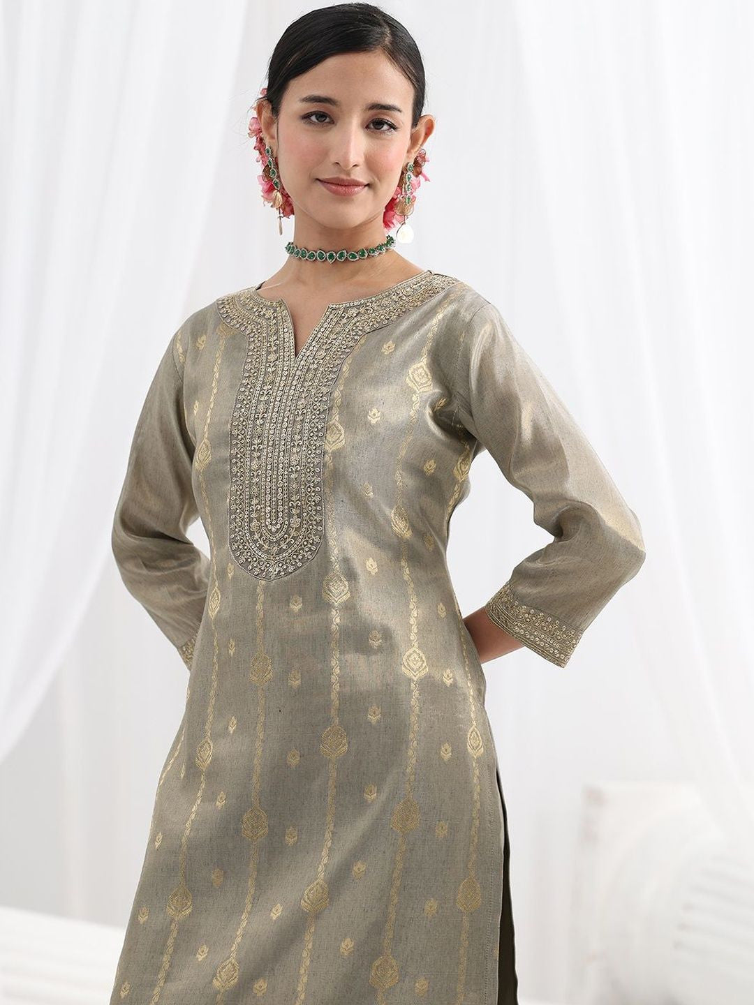 Women Ethnic Motifs Regular Thread Work Kurta with Trousers & With Dupatta