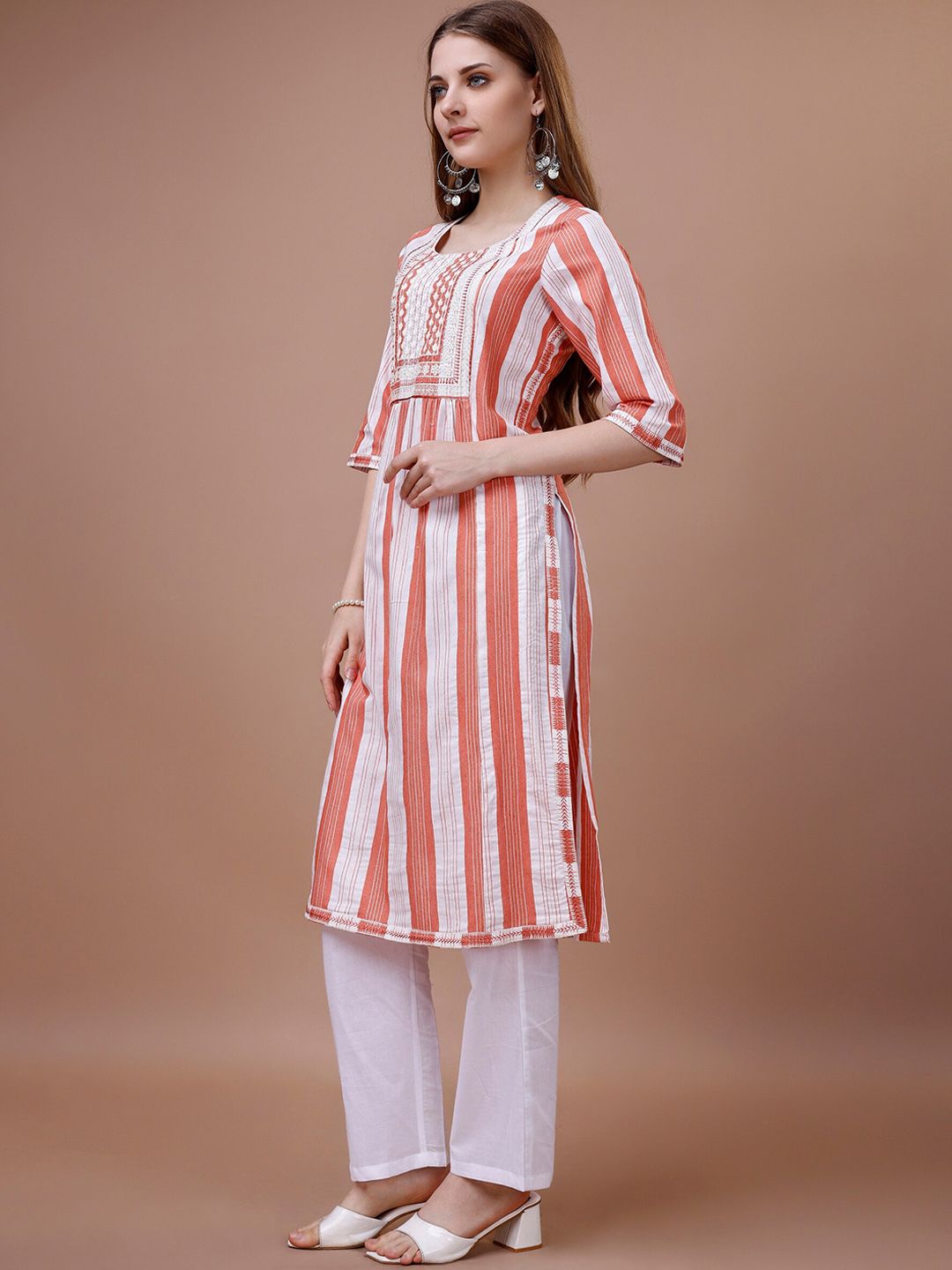 Dhiyona OD  White Striped Straight Kurta