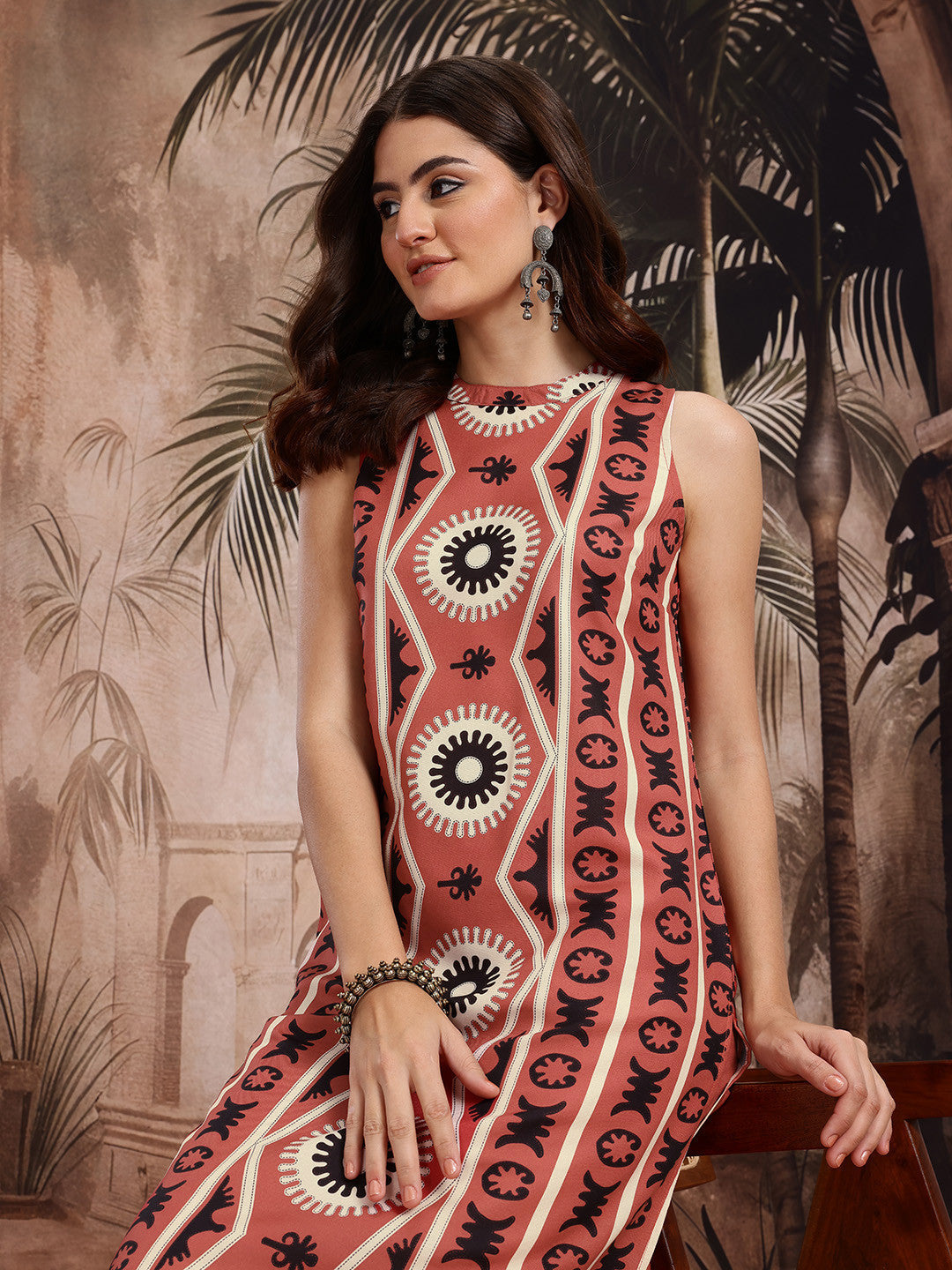 Ethnic Motifs Print Straight Kurta with Trousers