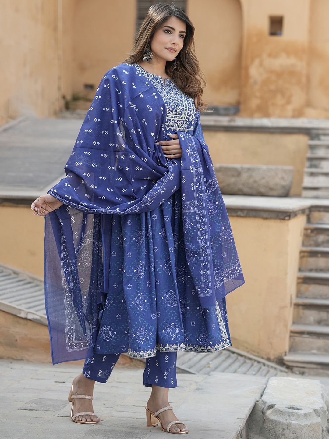 Dhiyona KL Notch Neck Bandhani Embroidered Regular Thread Work Pure Cotton Kurta Set