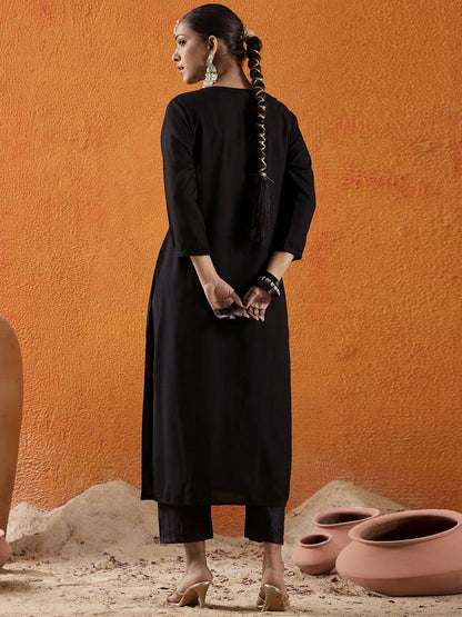 Dhiyona IE Floral Embroidered Thread Work Straight Kurta