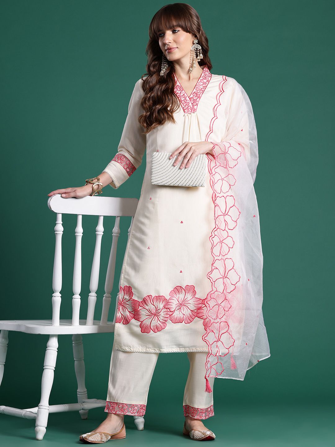 Dhiyona IE Floral Embroidered Pleated Thread Work Kurta with Trousers & With Dupatta