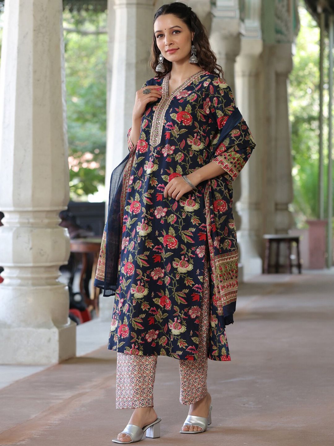 Dhiyona RR Women's Floral Printed V-Neck Pure Cotton Kurta with Trousers & With Dupatta