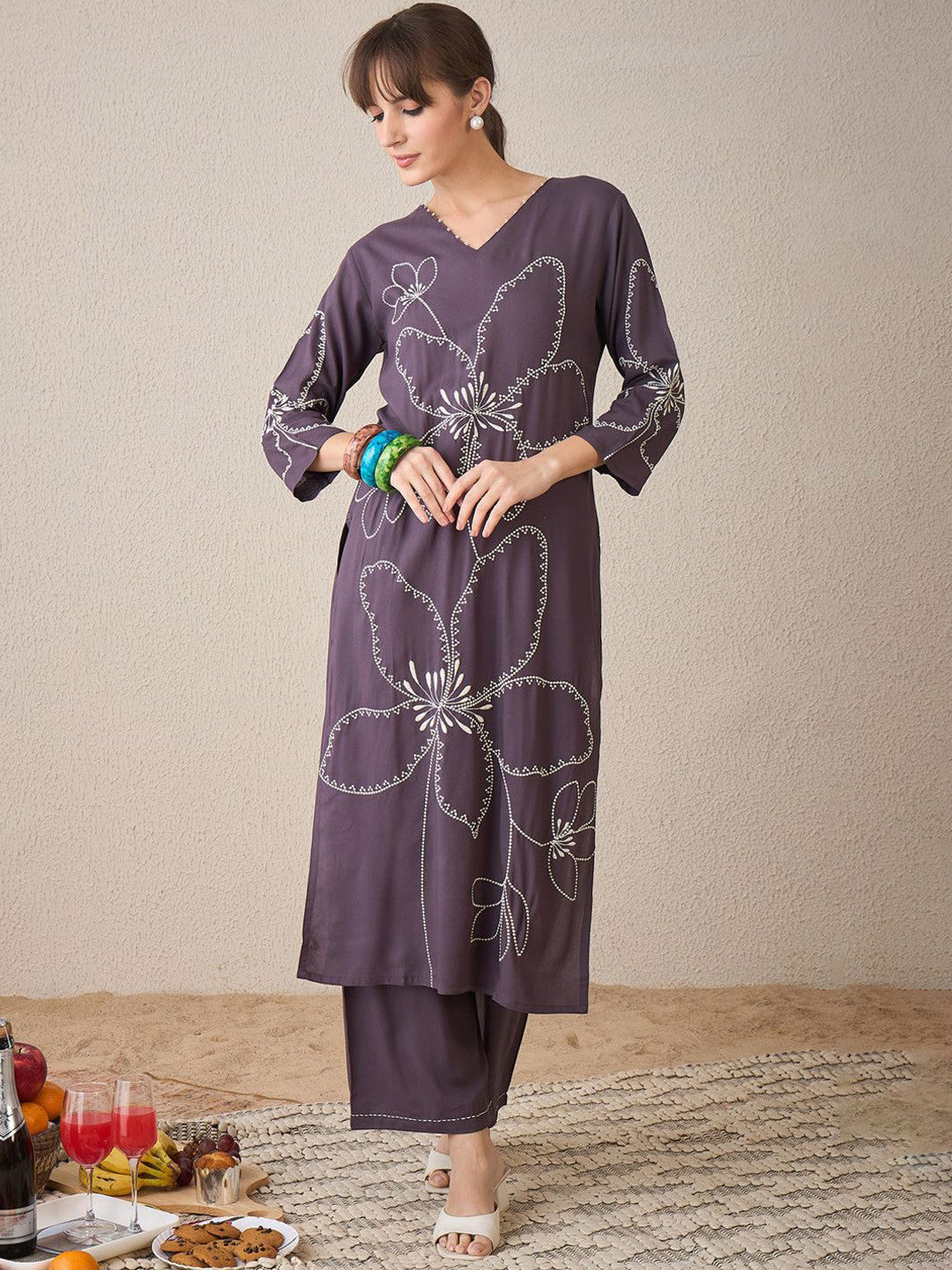 Women Floral Embroidered Regular Thread Work Kurta with Palazzos