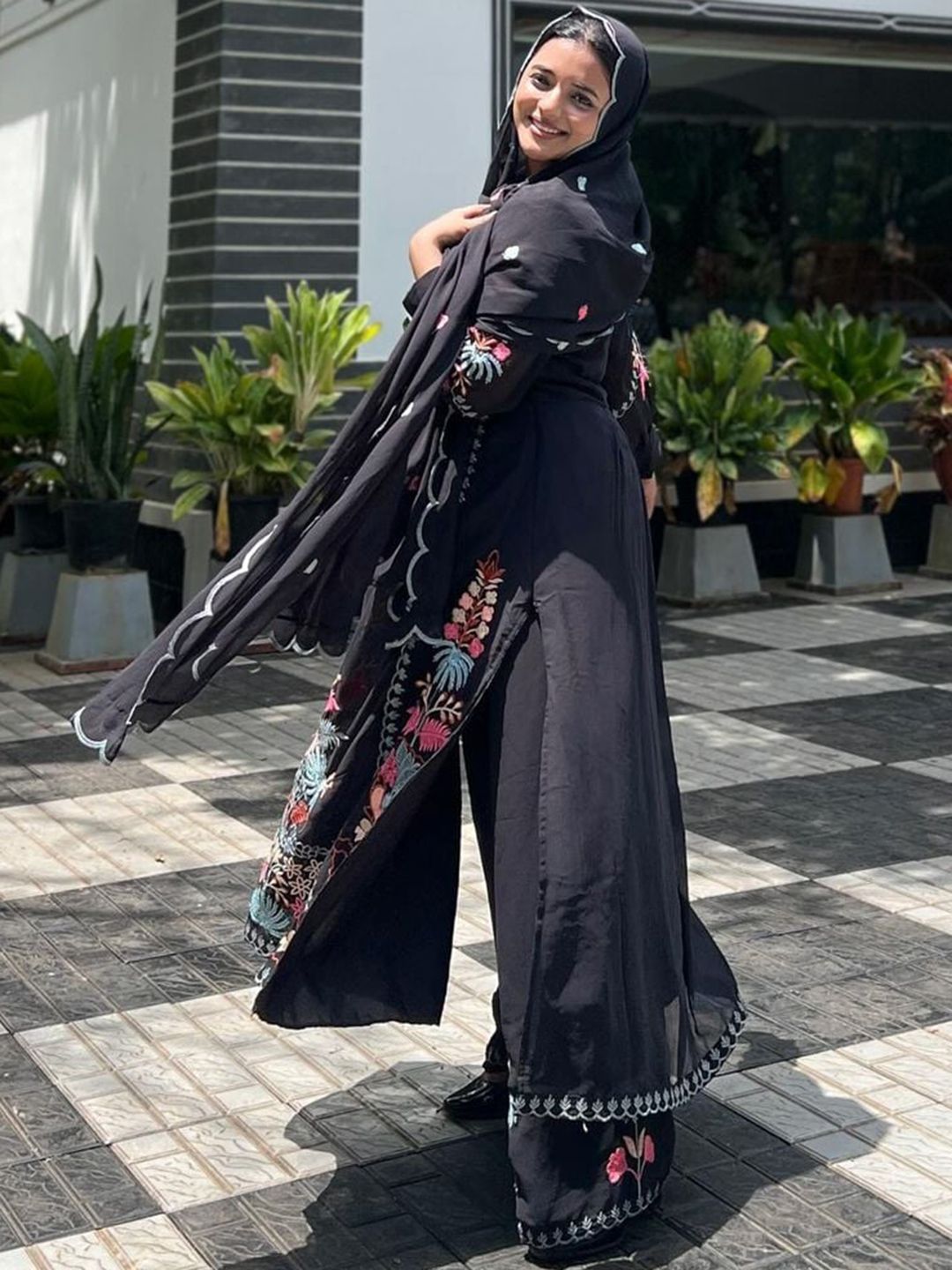 Dhiyona KL Floral Embroidered Georgette Kurta with Palazzos & With Dupatta