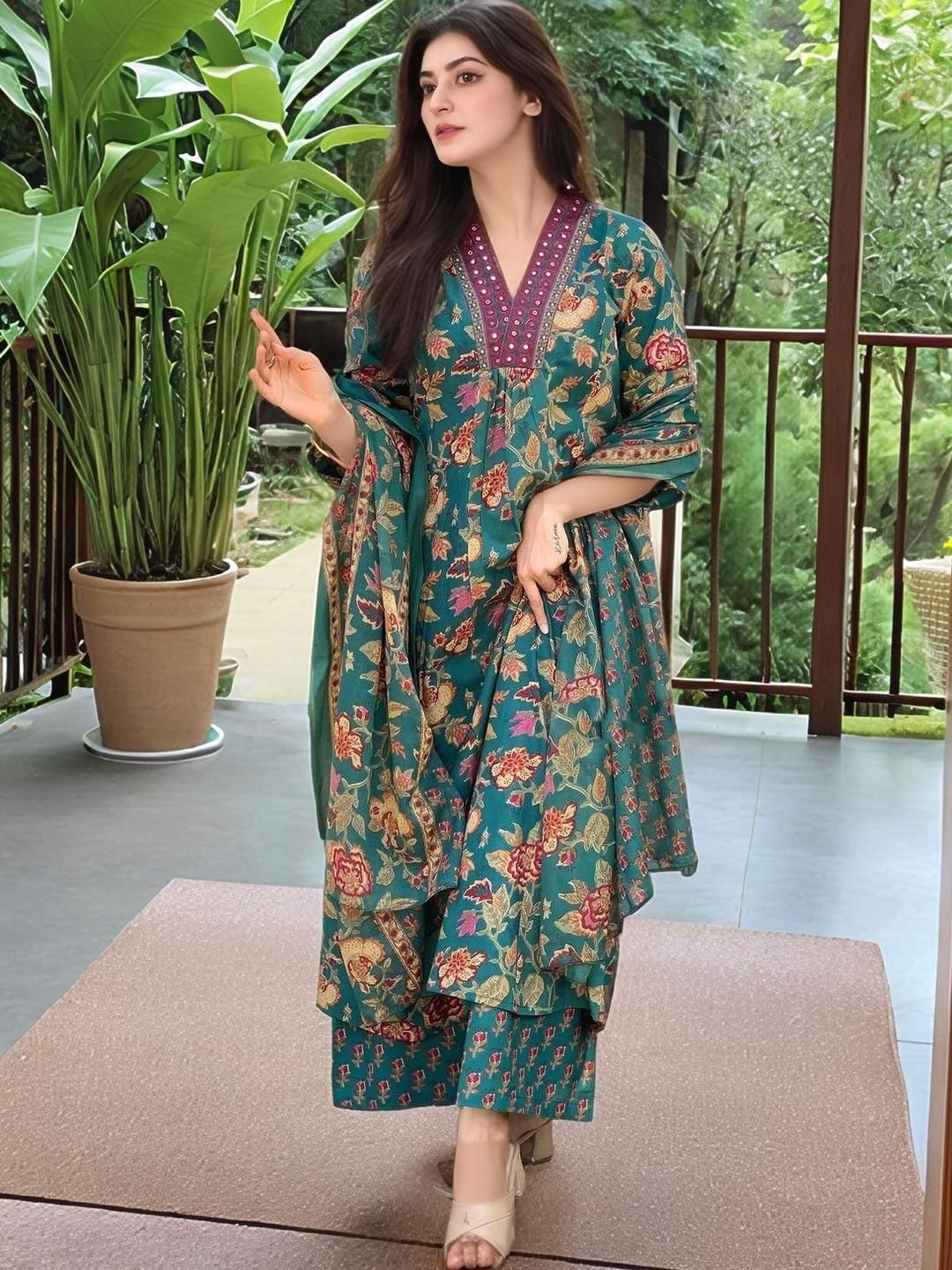 Dhiyona KL Women Green Rayon Blend Printed Anarkali Kurta Set With Dupatta