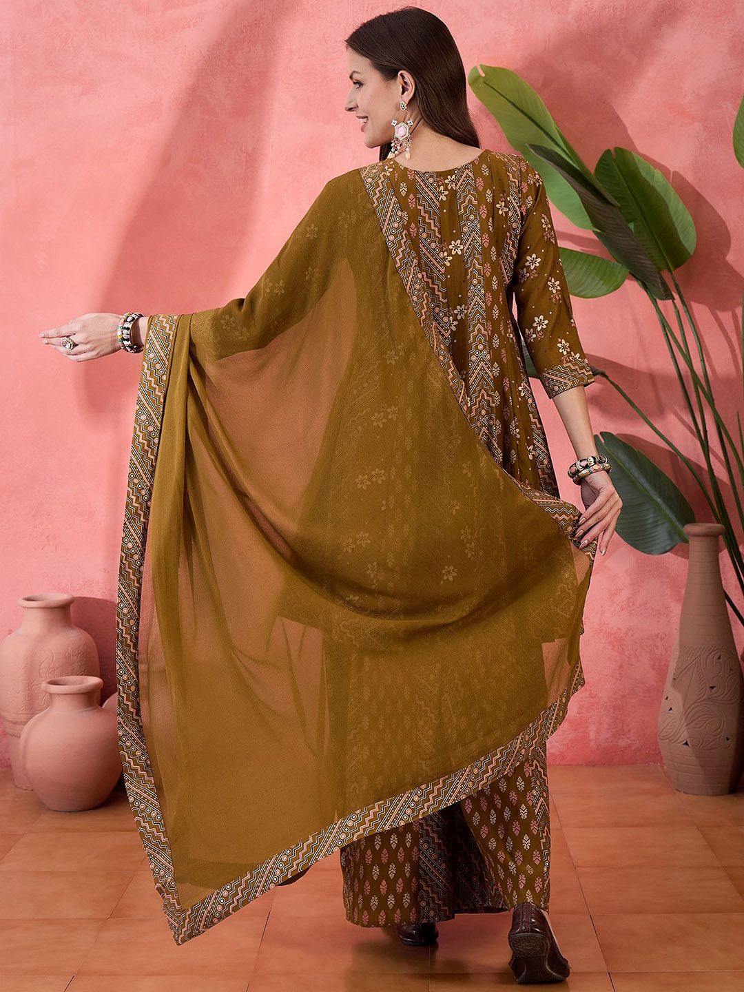 Dhiyona SN Embroidered Anarkali Kurta Set With Dupatta
