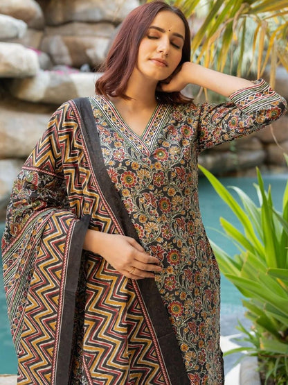 Dhiyona KL Women Black Pure Cotton Kurta Sets