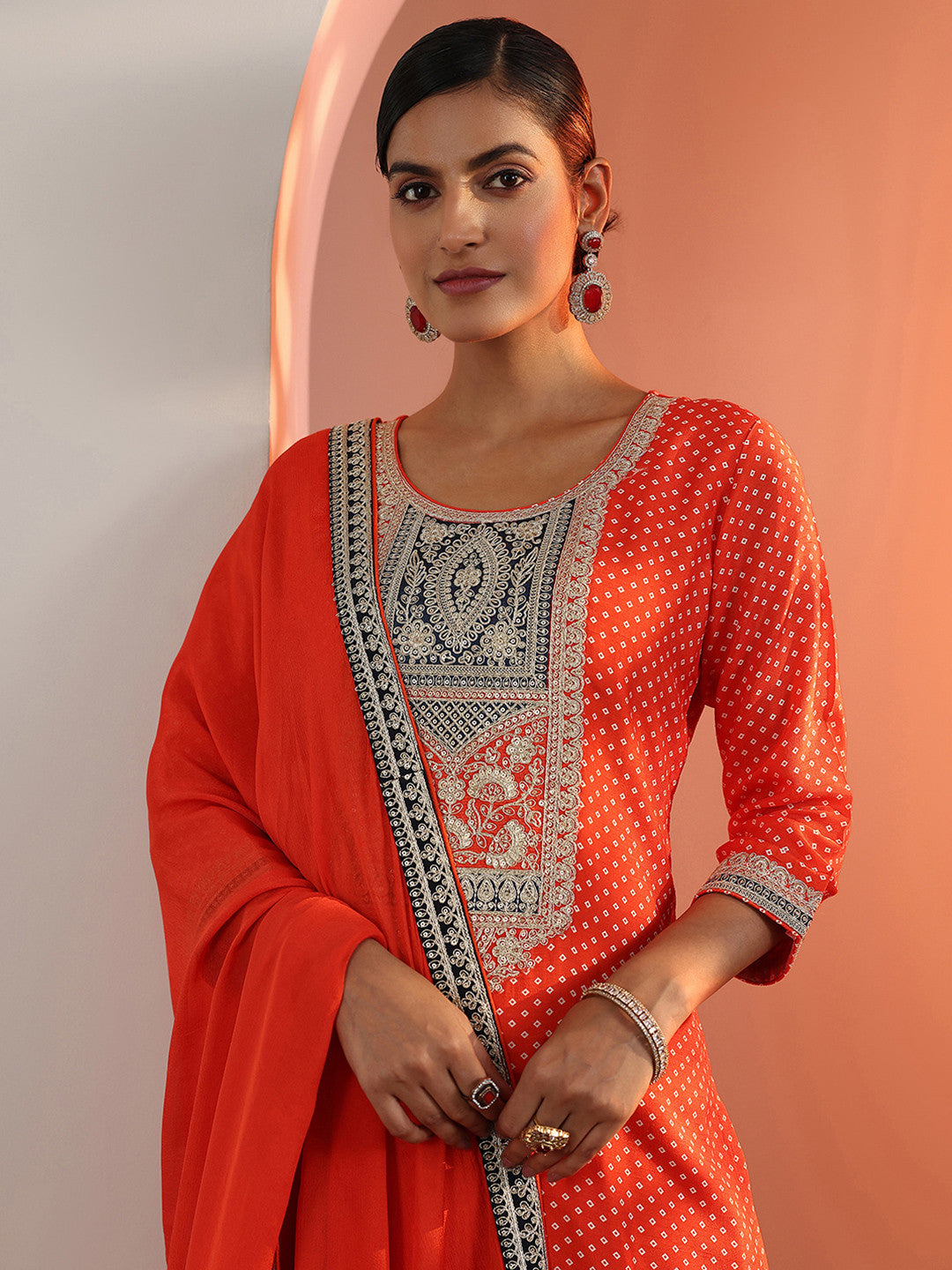 Women Bandhani Print Regular Thread Work Kurta with Trousers & Dupatta