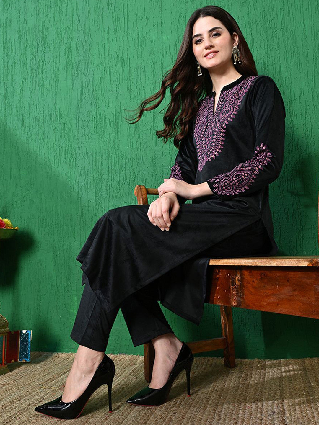 Bandhani Printed Winter Velvet Straight Kurta & Trouser