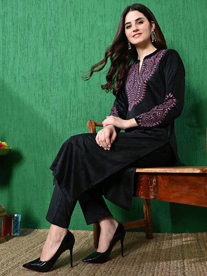 Bandhani Printed Winter Velvet Straight Kurta & Trouser