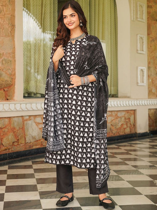 Dhiyona KL Printed Regular Kurta With Trousers & Dupatta