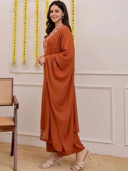 Dhiyona KL Women Floral Embroidered Regular Thread Work Kurta with Palazzos & With Dupatta