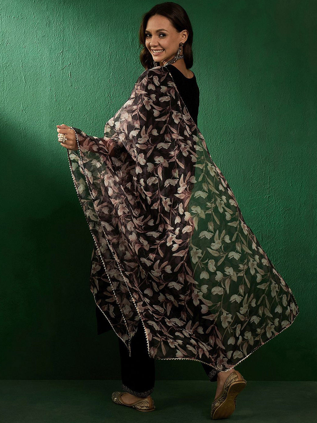 Ethnic Motifs Yoke Design Sequinned V-Neck Straight Kurta With Trouser & Dupatta
