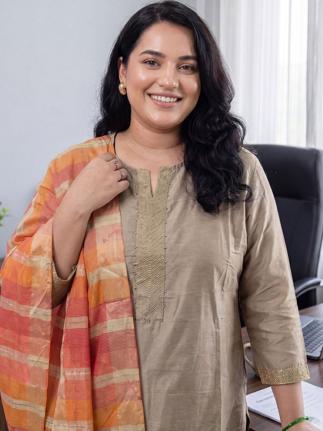 Women Regular Thread Work Kurta with Trousers & With Dupatta