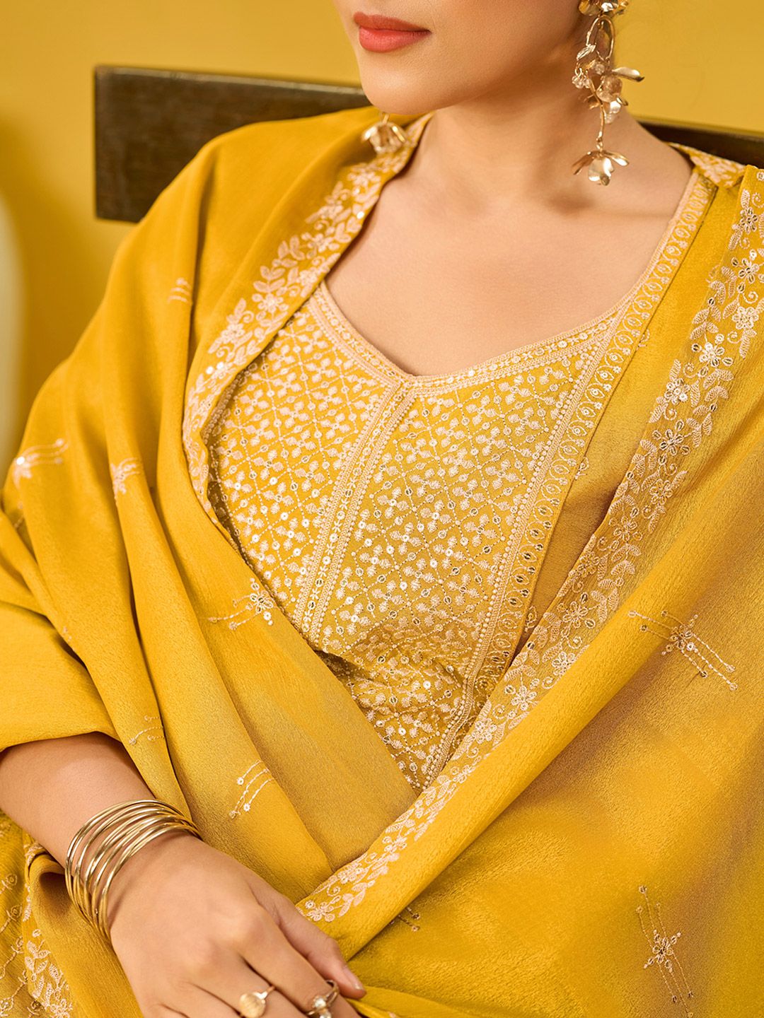 Dhiyona KL Women Ethnic Motifs Embroidered Regular Thread Work Kurta with Sharara & With Dupatta