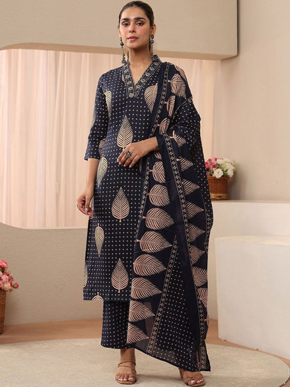 Women Floral Printed Regular Kurta with Trousers & With Dupatta