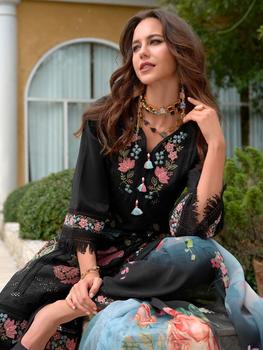 Dhiyona IE Women Floral Embroidered Regular Thread Work Pure Silk Kurta with Trousers & With Dupatta